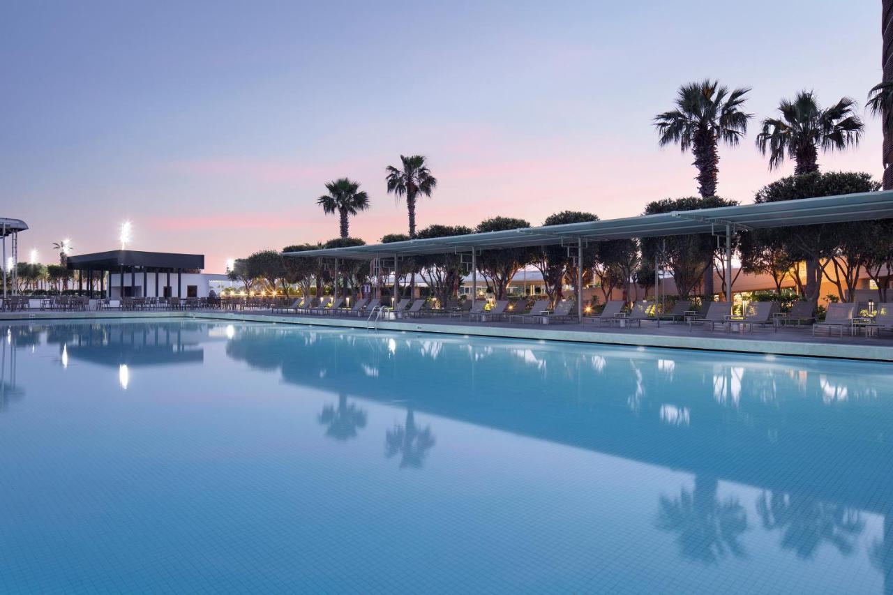 Nirvana Cosmopolitan - Convention & Sports Center 5*