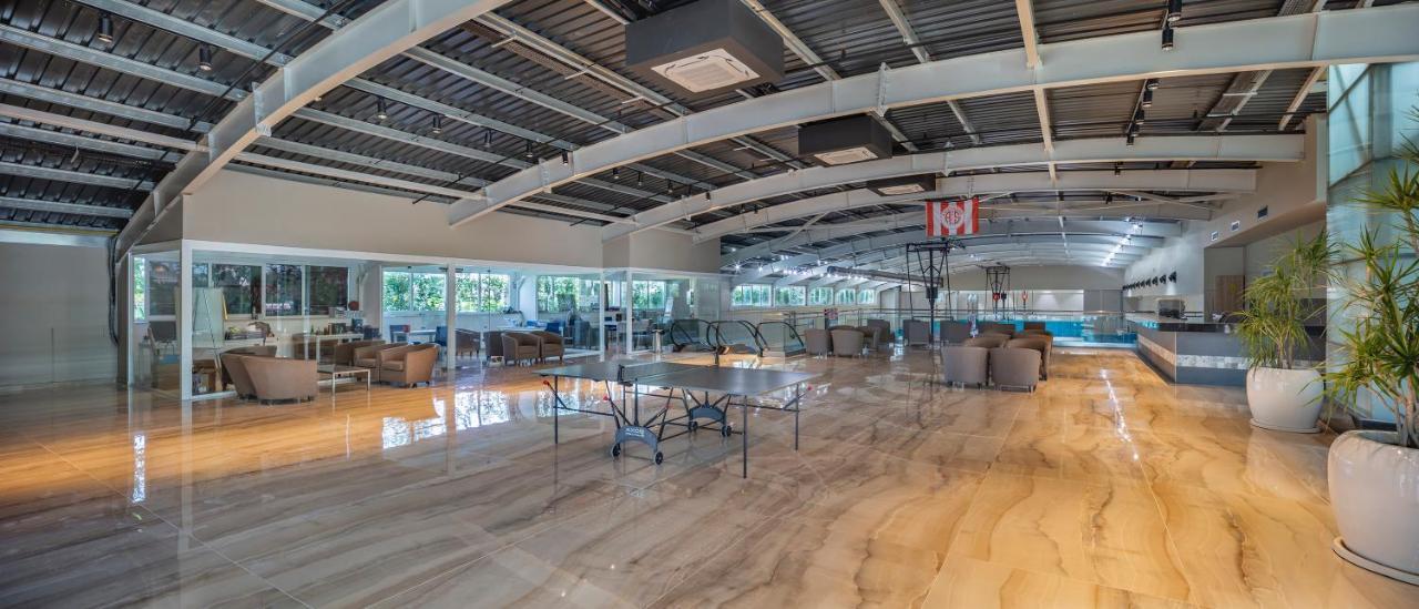 Курортний комплекс Nirvana Cosmopolitan - Convention & Sports Center Анталія