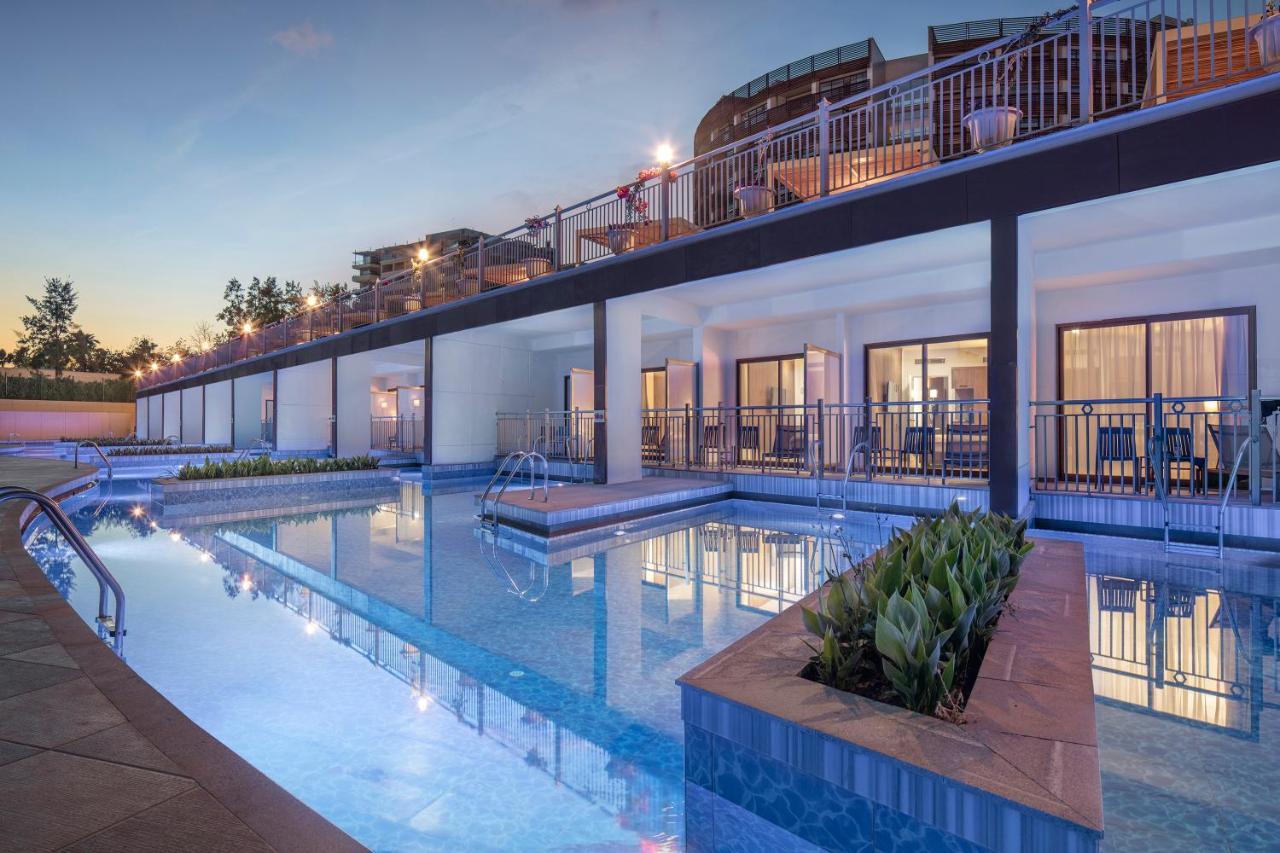 Nirvana Cosmopolitan - Convention & Sports Center 5* Анталія