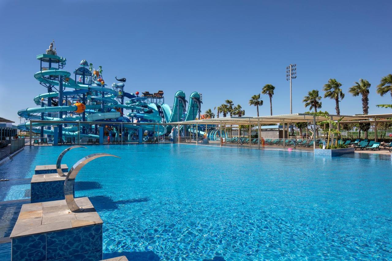 Nirvana Cosmopolitan - Convention & Sports Center Resort