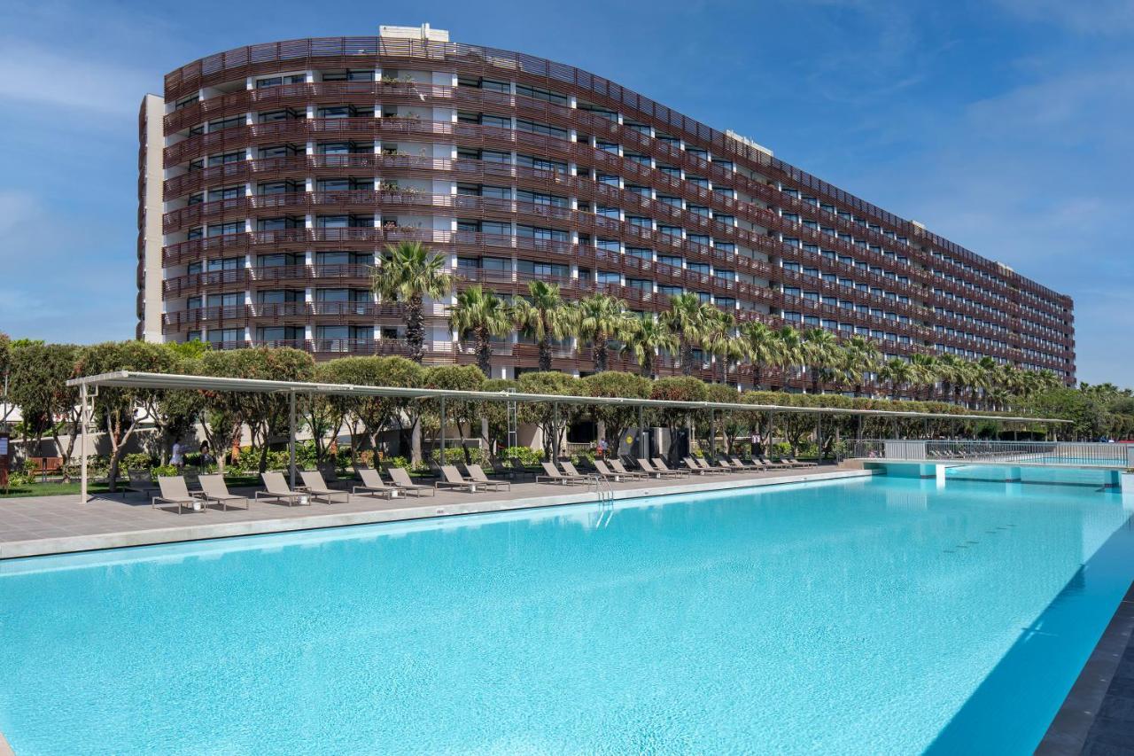 Nirvana Cosmopolitan - Convention & Sports Center 5*