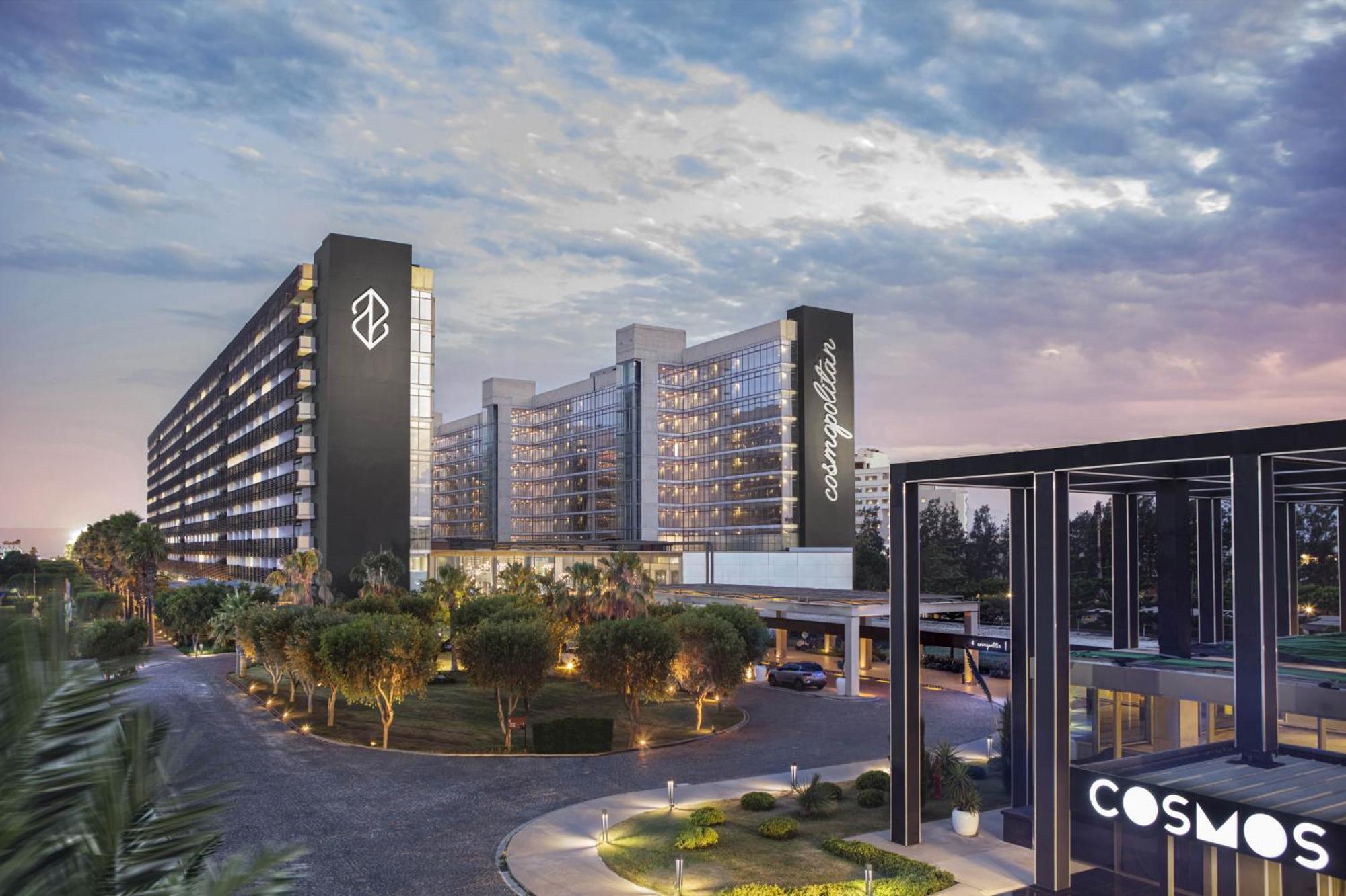 Resort Nirvana Cosmopolitan - Convention & Sports Center
